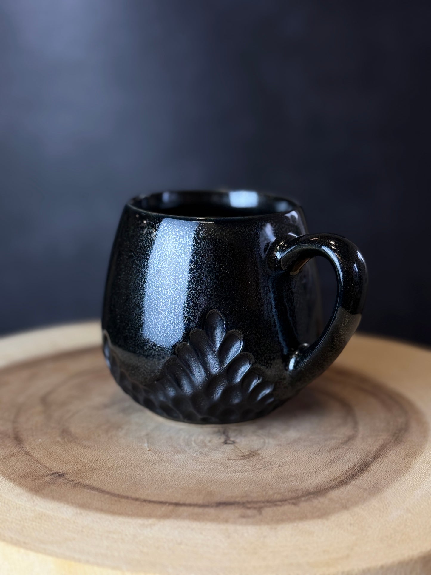 Round shiny mug