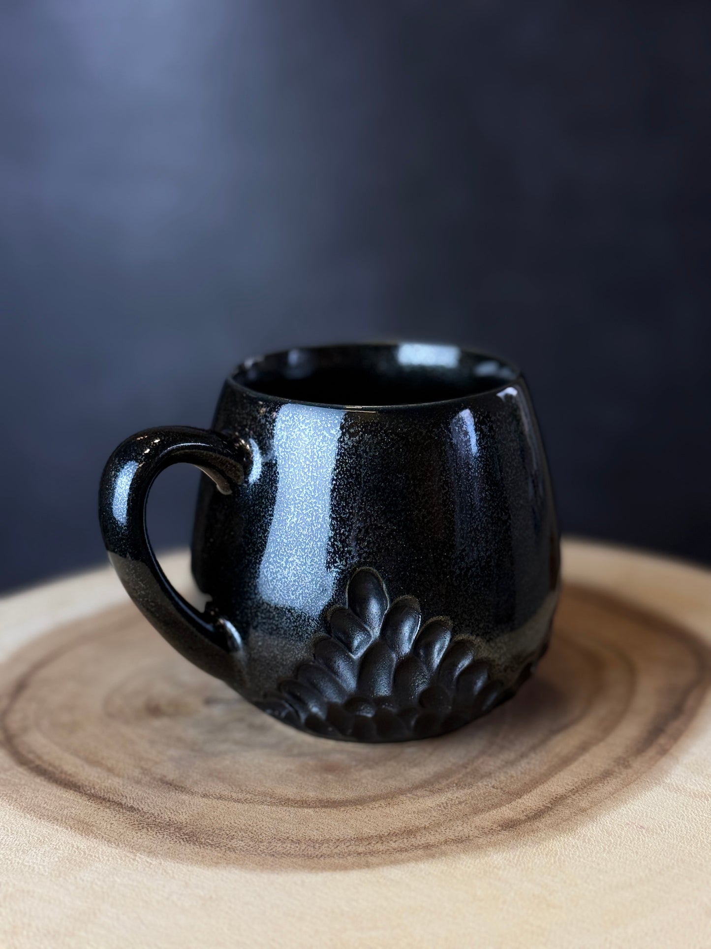 Round shiny mug