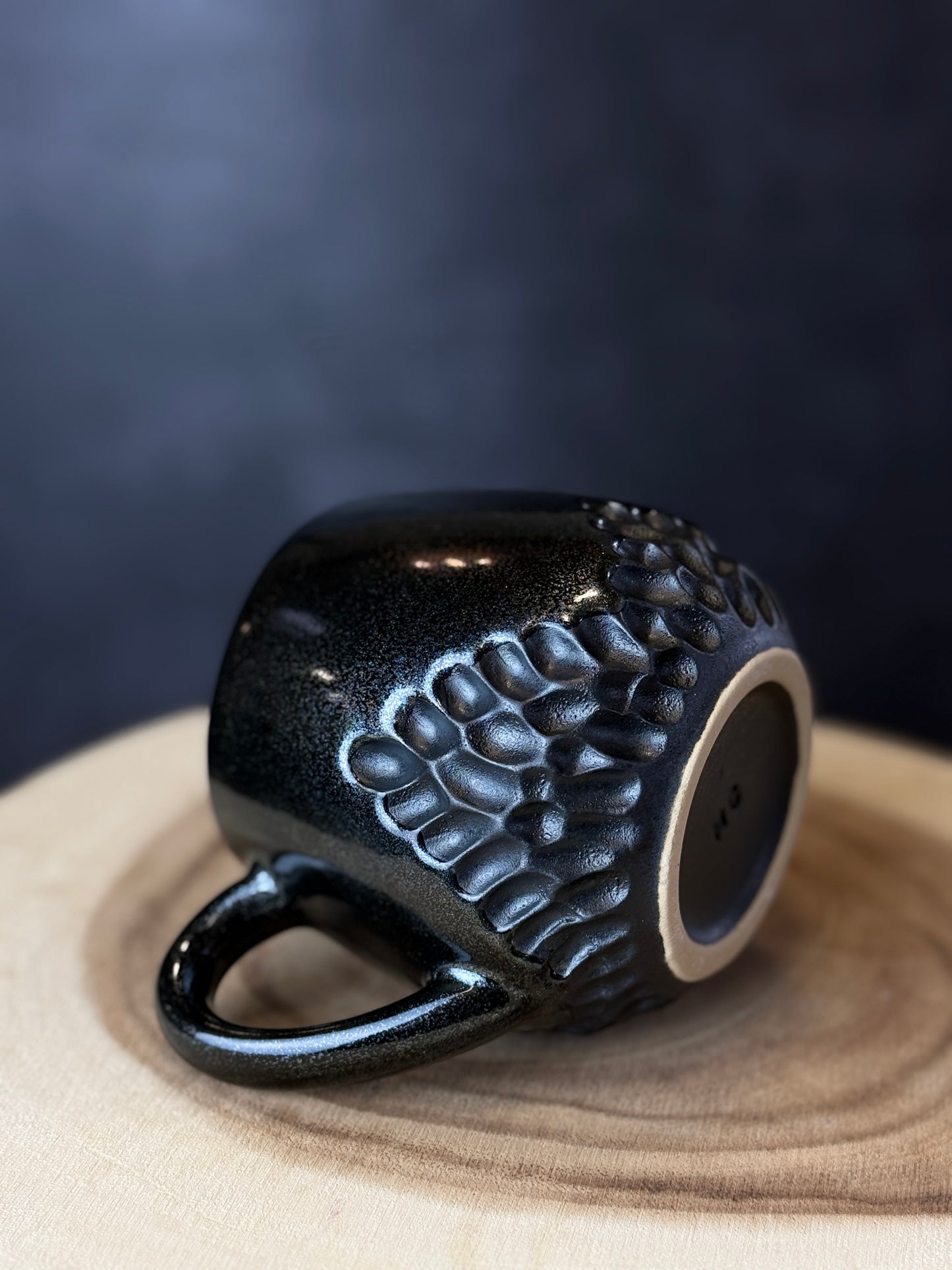 Round shiny mug