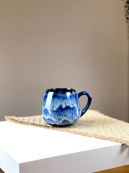 Blue wave round mug