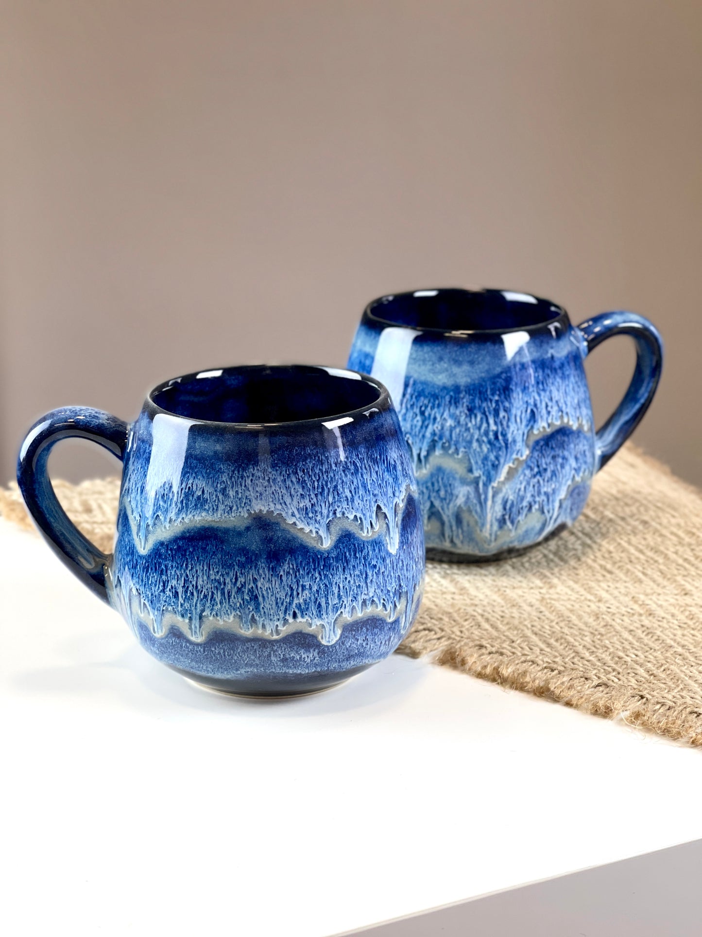 Blue wave round mug