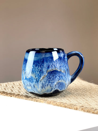 Blue wave round mug